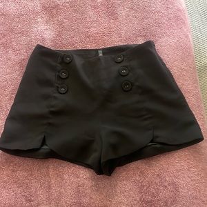 Zinga M black shorts